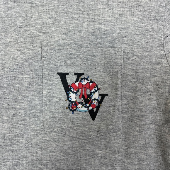 Vineyard Vines Christmas Wreath Graphic Long Sleeve Pocket Shirt - Picture 4 of 6